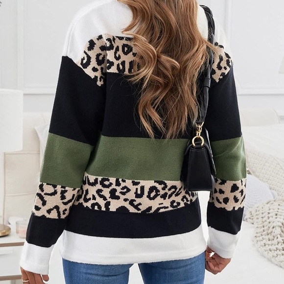 Women’s sweater size small - Picture 2 of 7